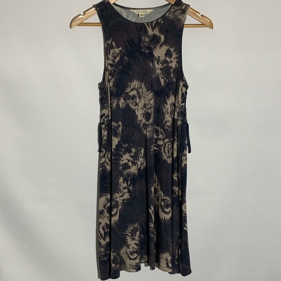 American Eagle Outfitters Dresses & Skirts - American Eagle Outfitters floral tie-dye dress, S